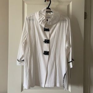 Blouse ~ black detail